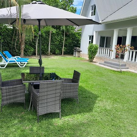 Island Charm Of Praslin Victoria Exterior foto